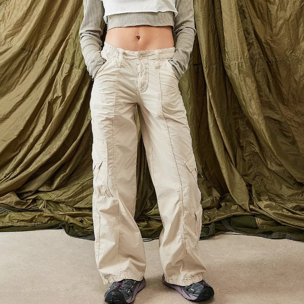 BDG Urban O Ecru 90"s Y2K Low Rise Cargo Pants  size XL